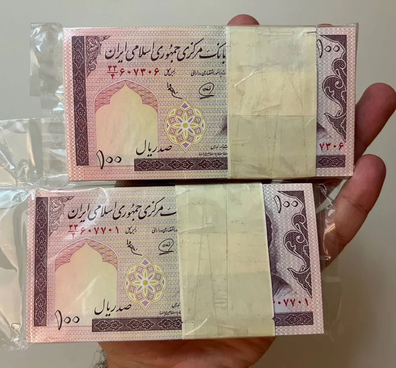 دو باند بسته اسکناس صد ریالی محمدخان عادلی نایاب