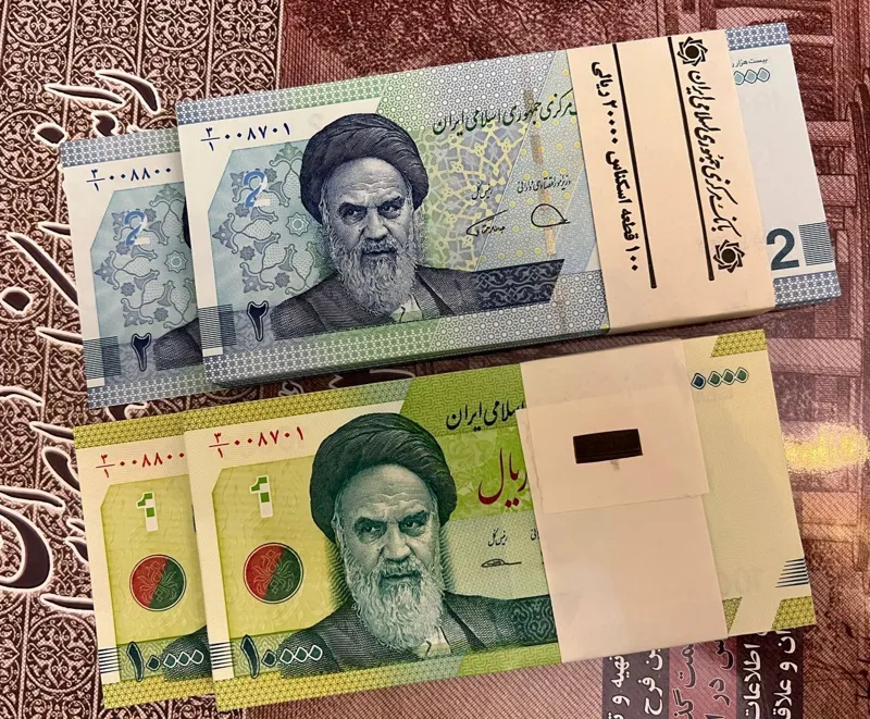 دو بسته اسکناس هم شماره هم کسر نایاب