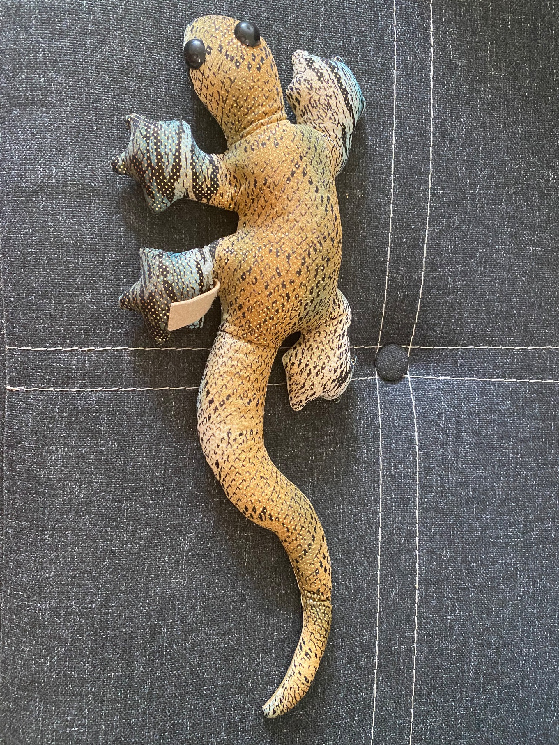 عروسک مارمولک سندی اصل کره