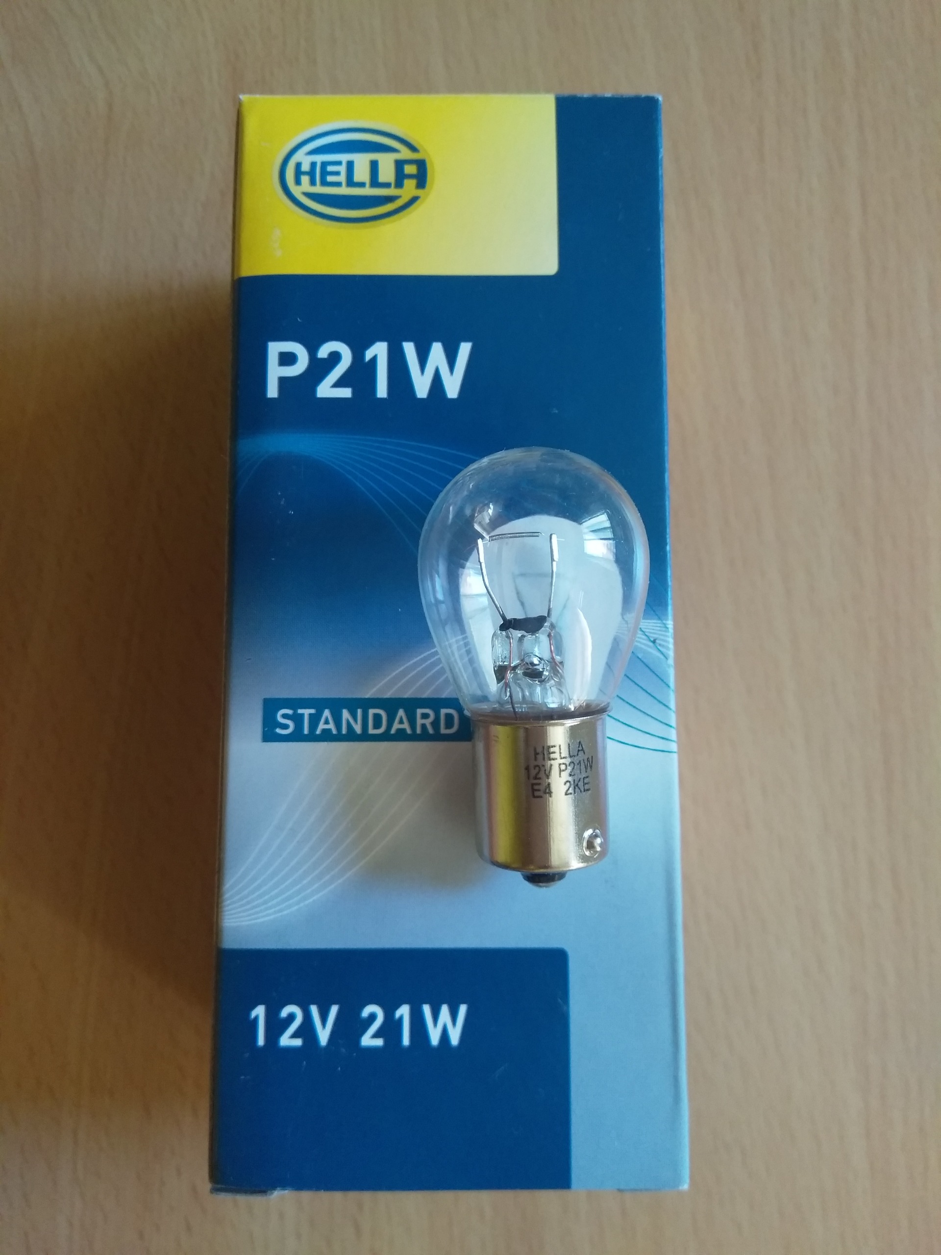 یک عدد لامپ یک کنتاکت 12V/ P21W هلا Hella