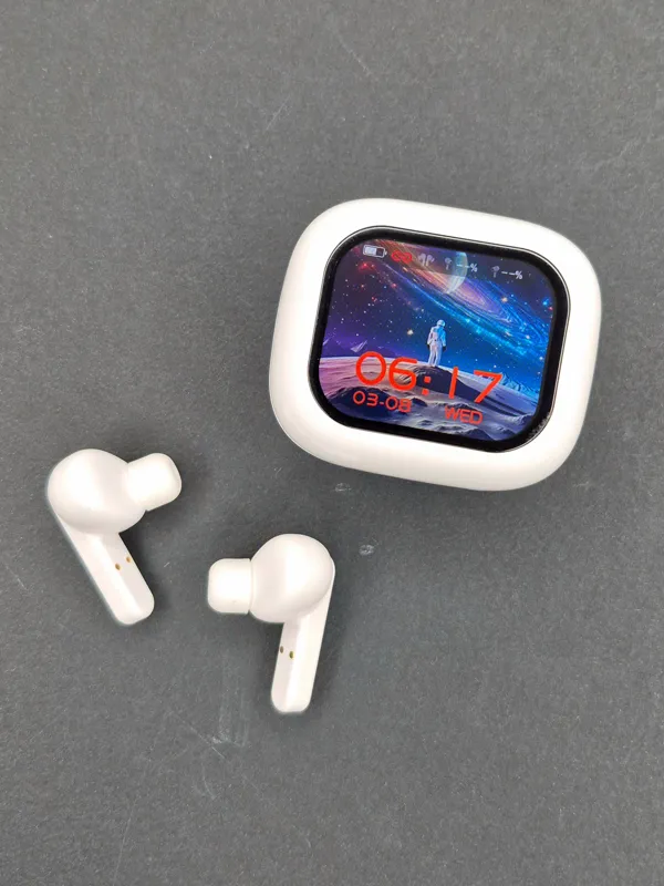 ایرپاد نمایشگر دار همراه با اویز