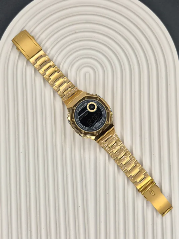 ساعت مچی مردانه جی شاک طلایی