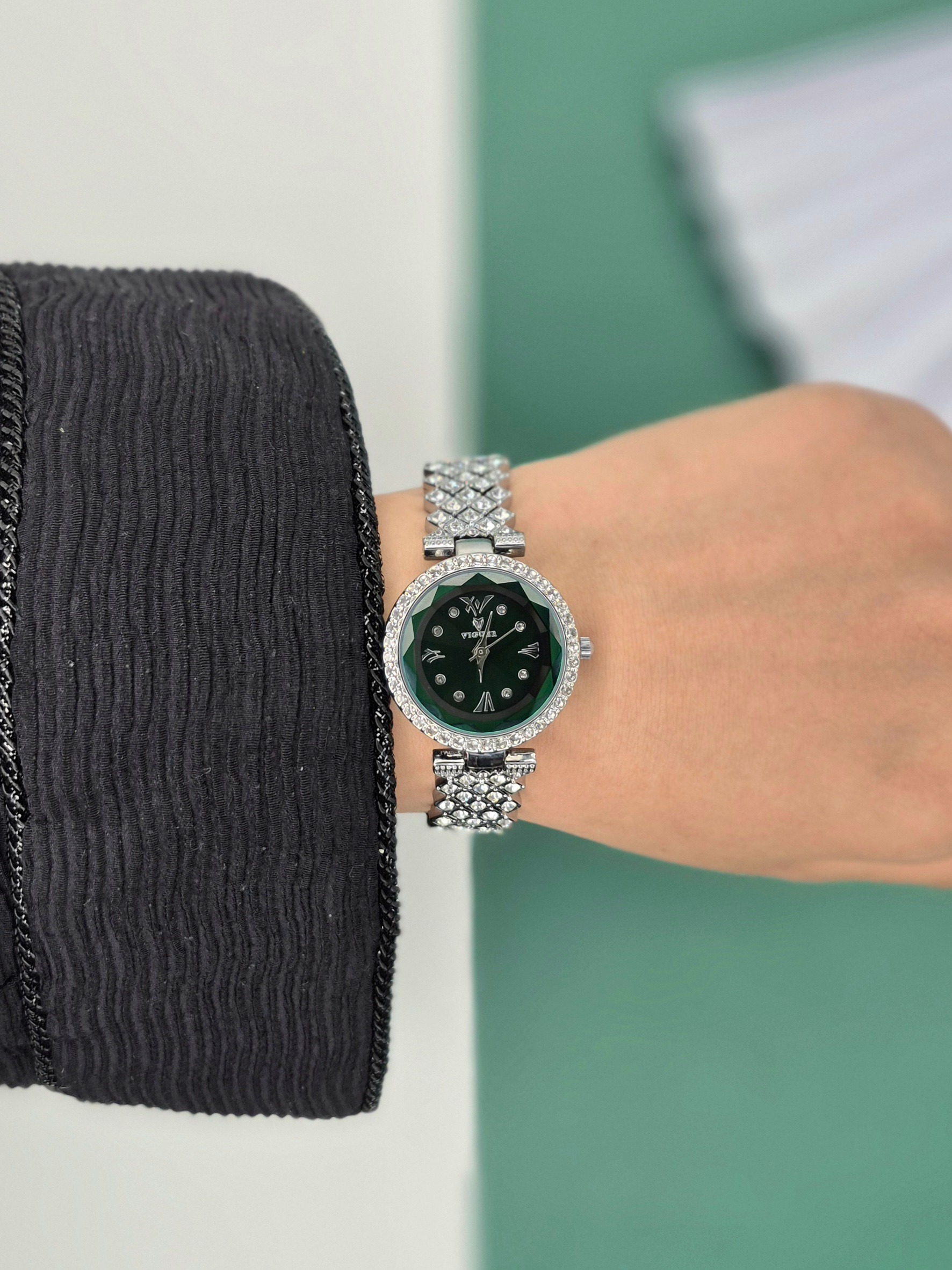 ساعت مچی زنانه ویگور اورجینال همراه با گارانتی