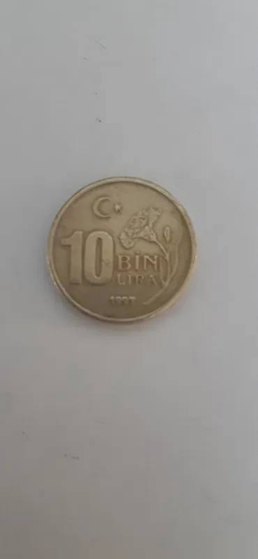 سکه 10 هزار لیره