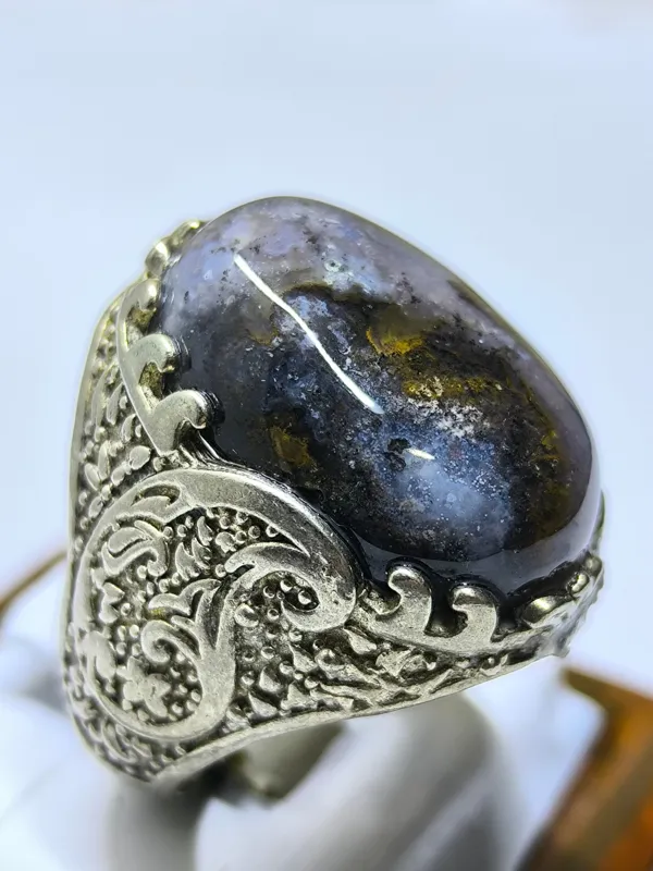 انگشتر اعجوبه و کهکشانی حجرالاسود مصور نایاب