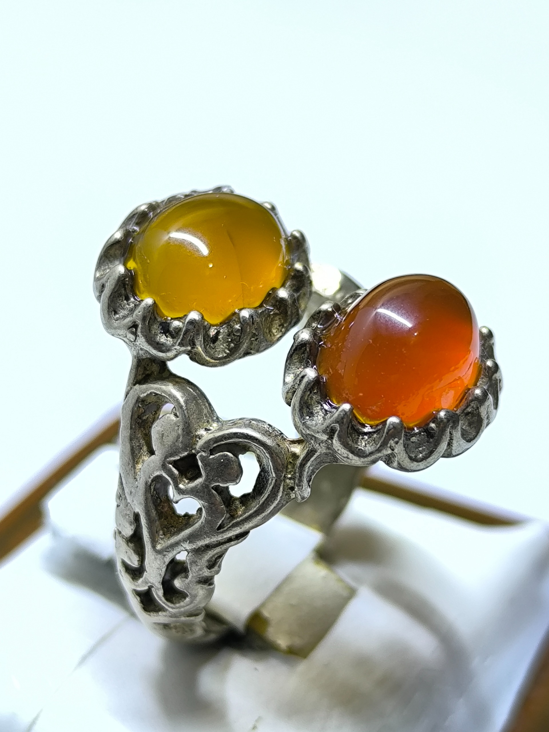 انگشترزیبا زینتی و کلکسیونی عقیق سرخ دوقلو