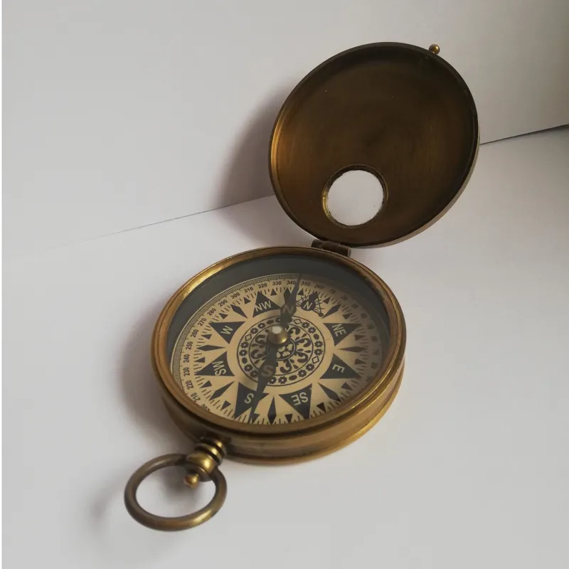 قطبنما برنزی درب دار lizars