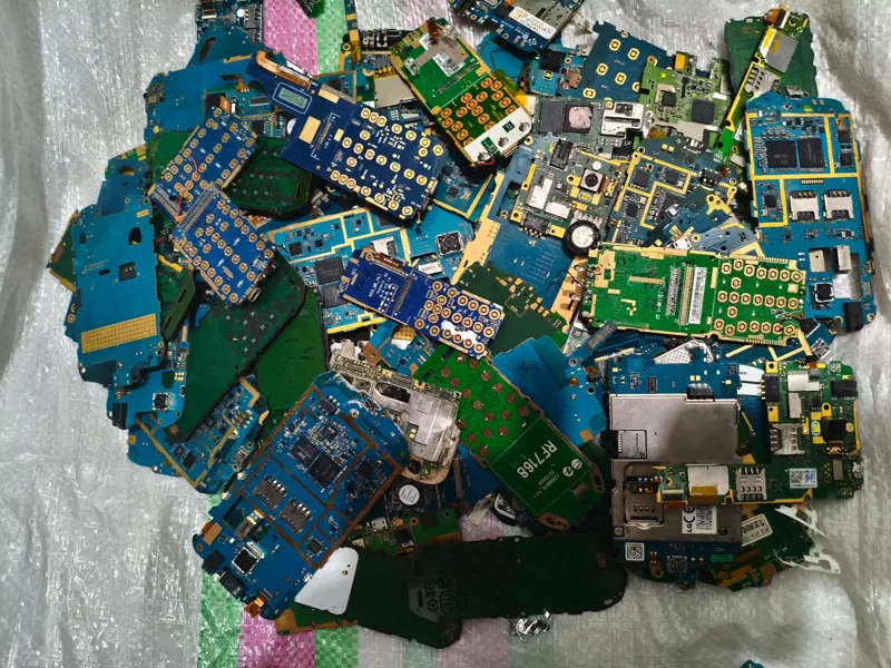 یک کیلو برد گوشی دستنخورده