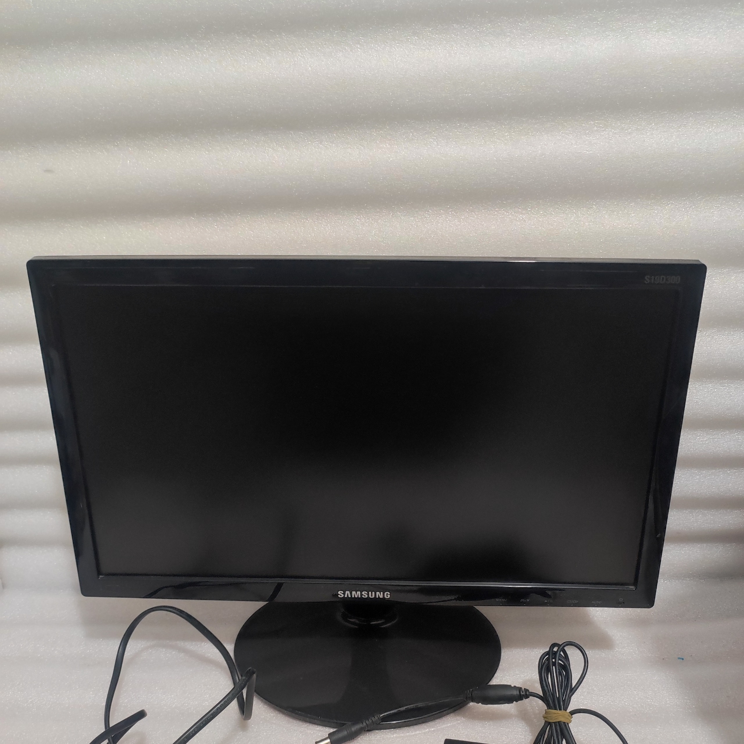 مانیتور19 اینچLEDسالم(تعداد موجود است)