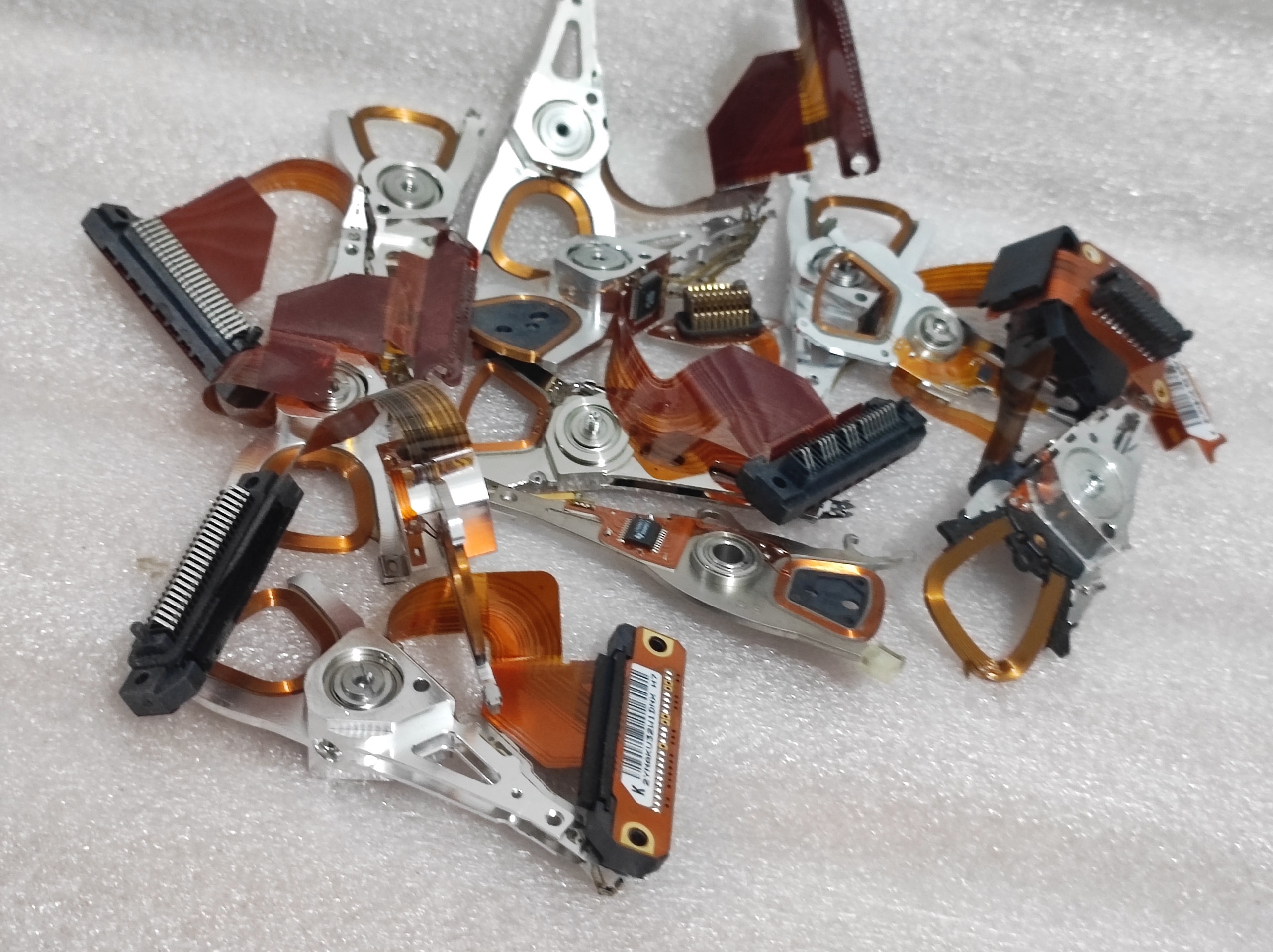 65 عدد لنز هارد جهت استخراج