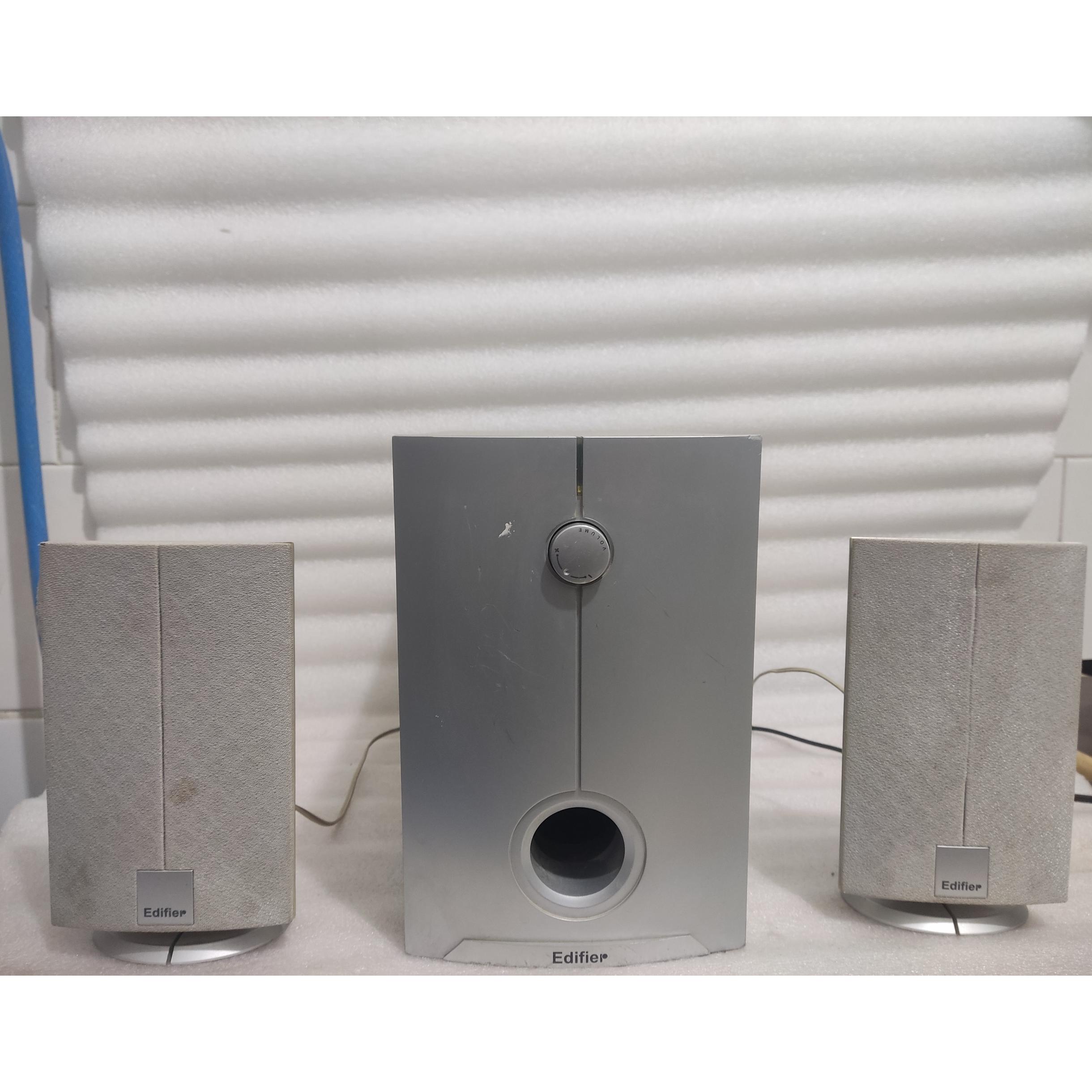 اسپیکر کامپیوتر قدیمی