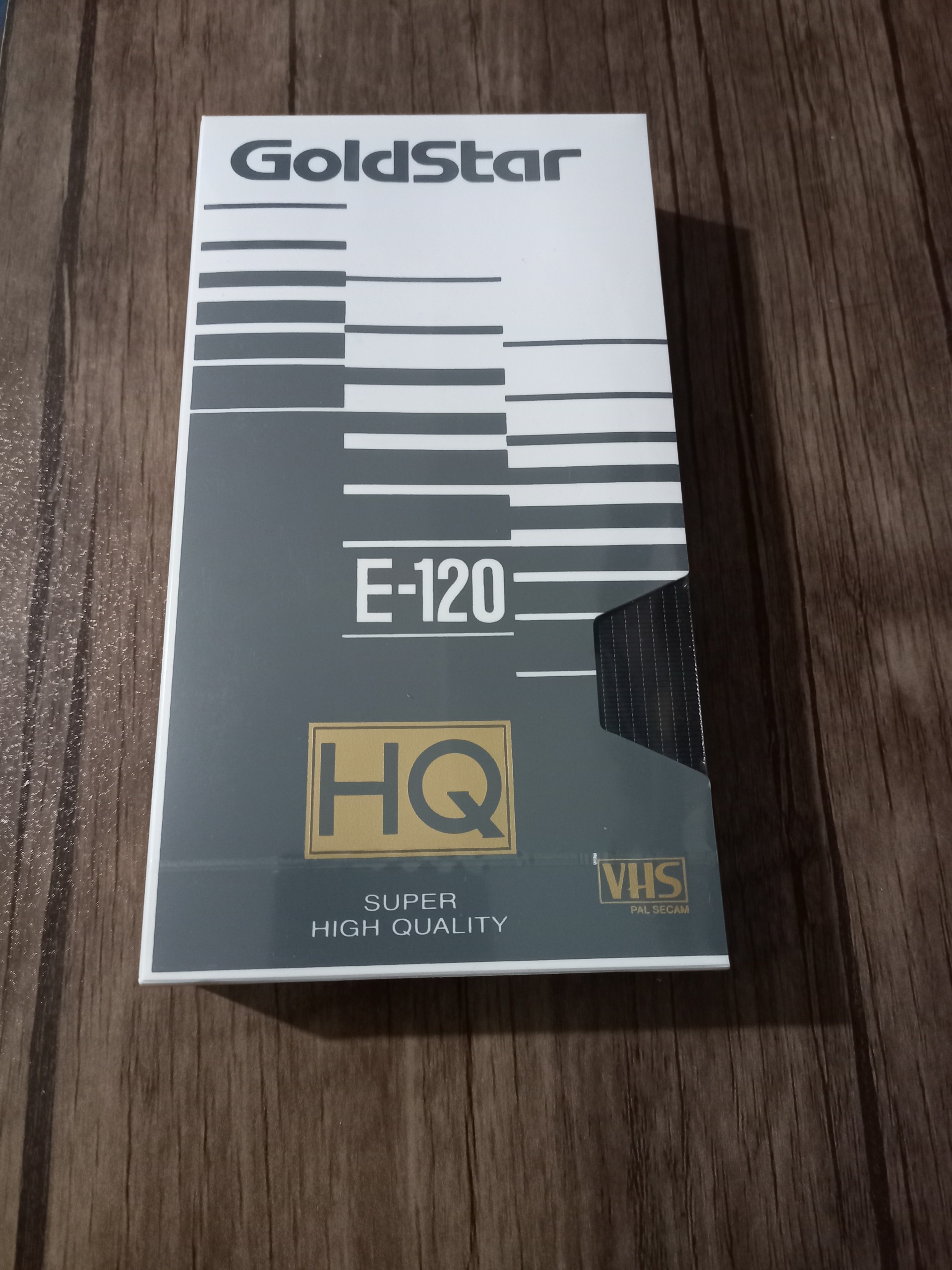 فیلم ویدیو وی اچ اس خام