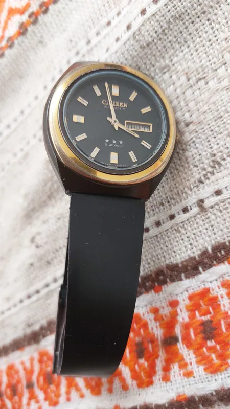 ساعت سیتیزن کمیاب در حد سالم و دقیق