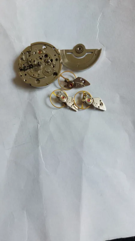 1 عدد موتور ساعت سیتیزن اتومات و چرخ و پل اضافه