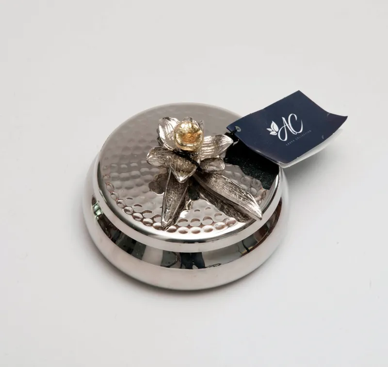 شکلات خوری با درب طرح گل نرگس آمارا کلکسیون