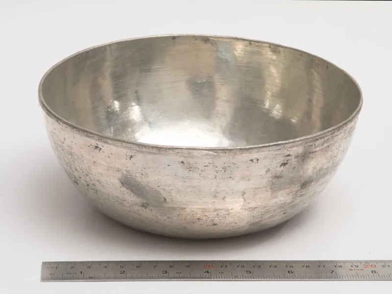  کاسه مسی قطر 20/5 سانت قدمت پهلوی چکشی و دستساز