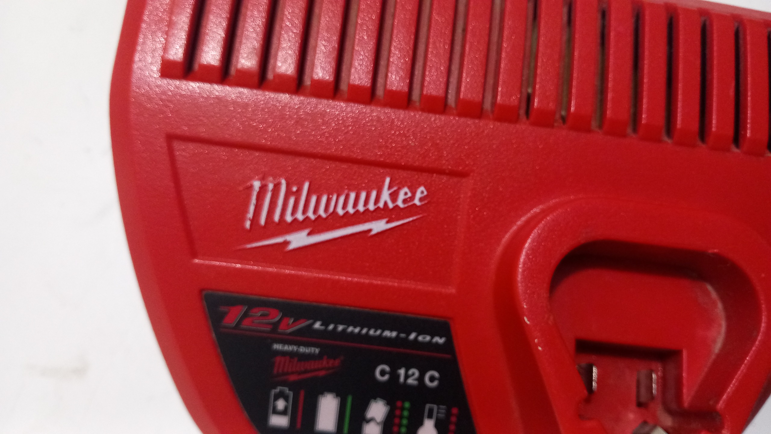 شارژردریل شارژی میلواکی