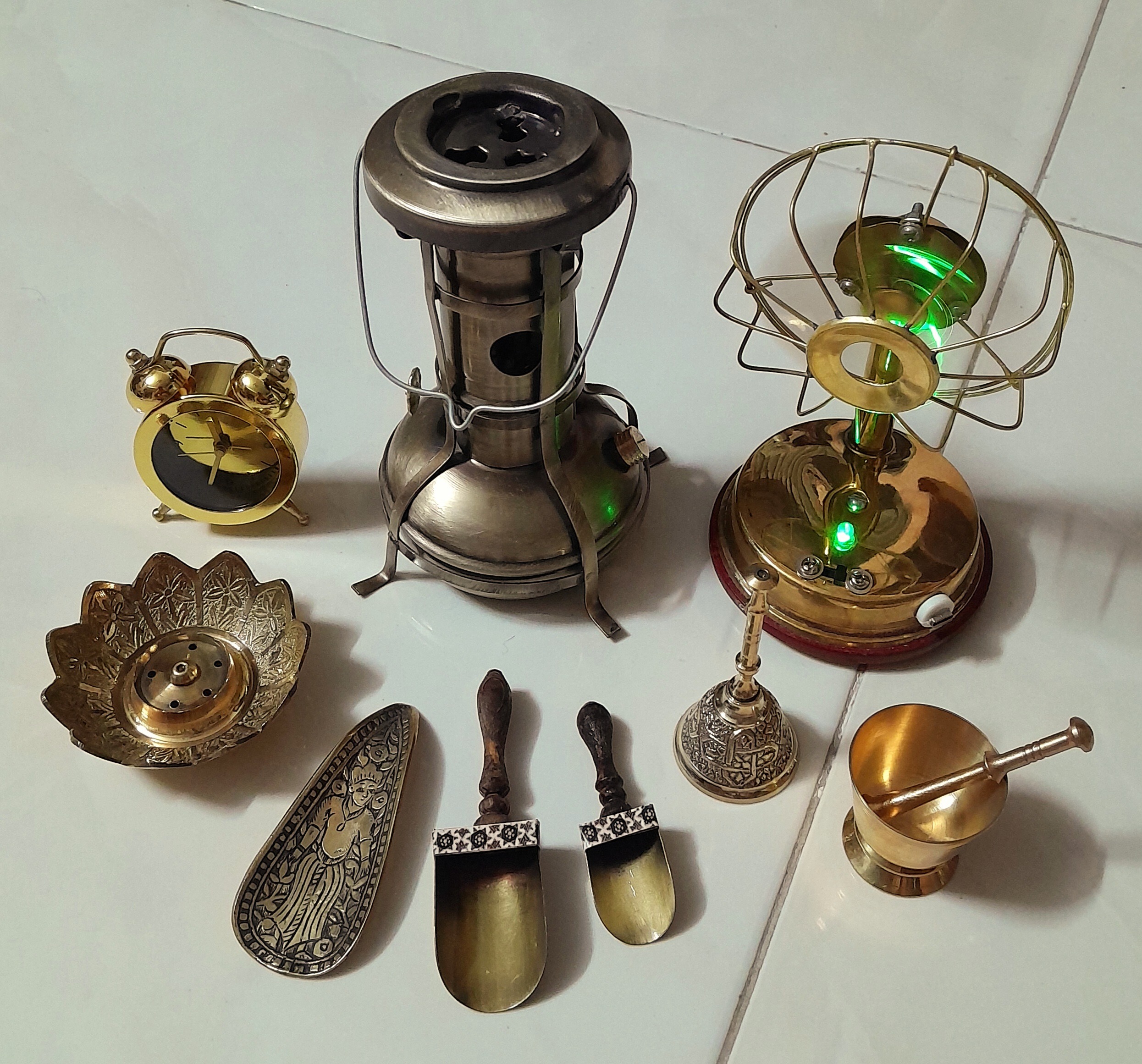 لوازم تزئینی برنجی کوچک خاص و ارزنده