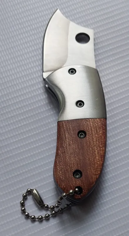 چاقوی نقلی تاشو ساطوری