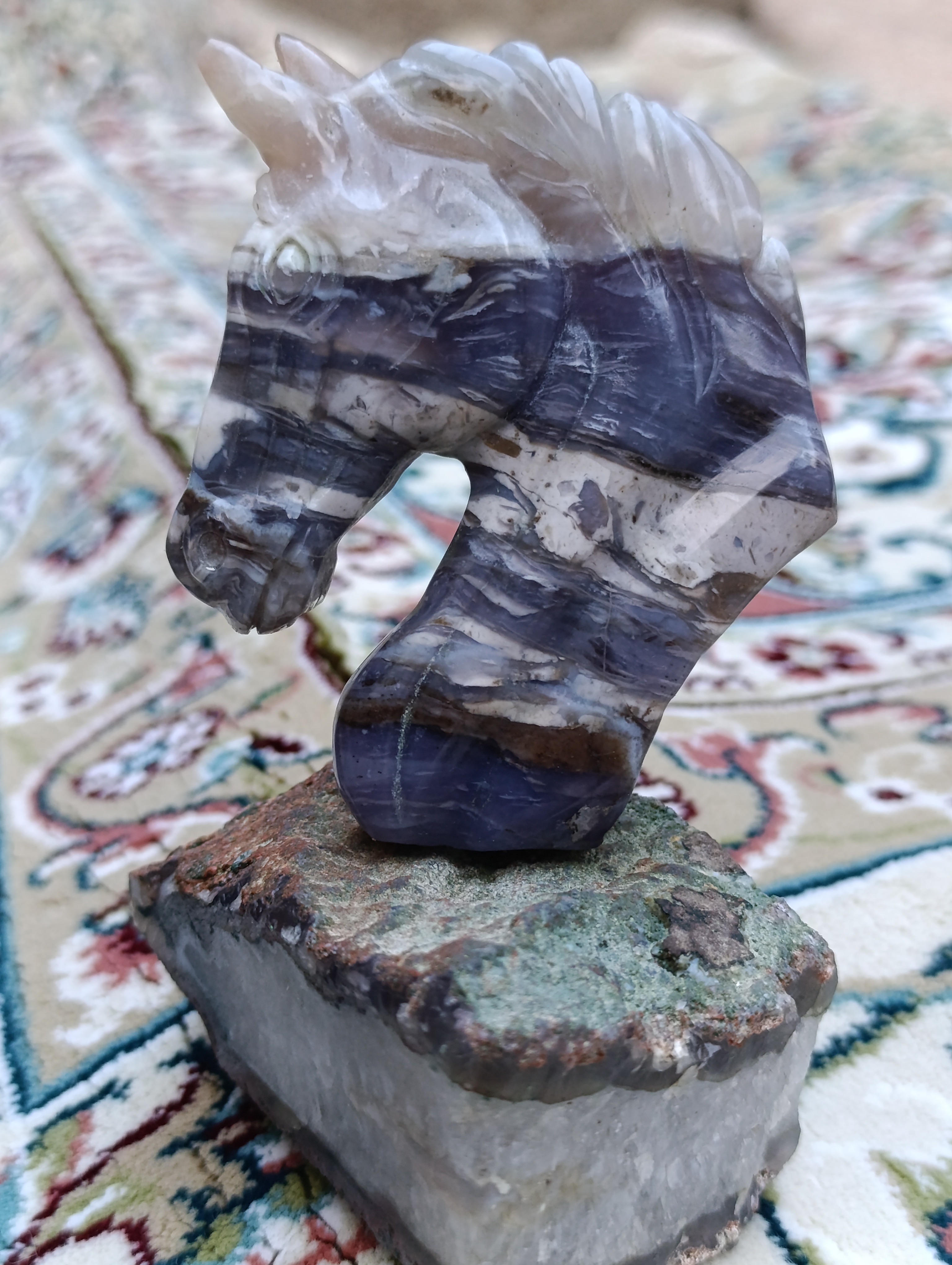 مجسمه سردیس عقیق بنفش کاردست اسب