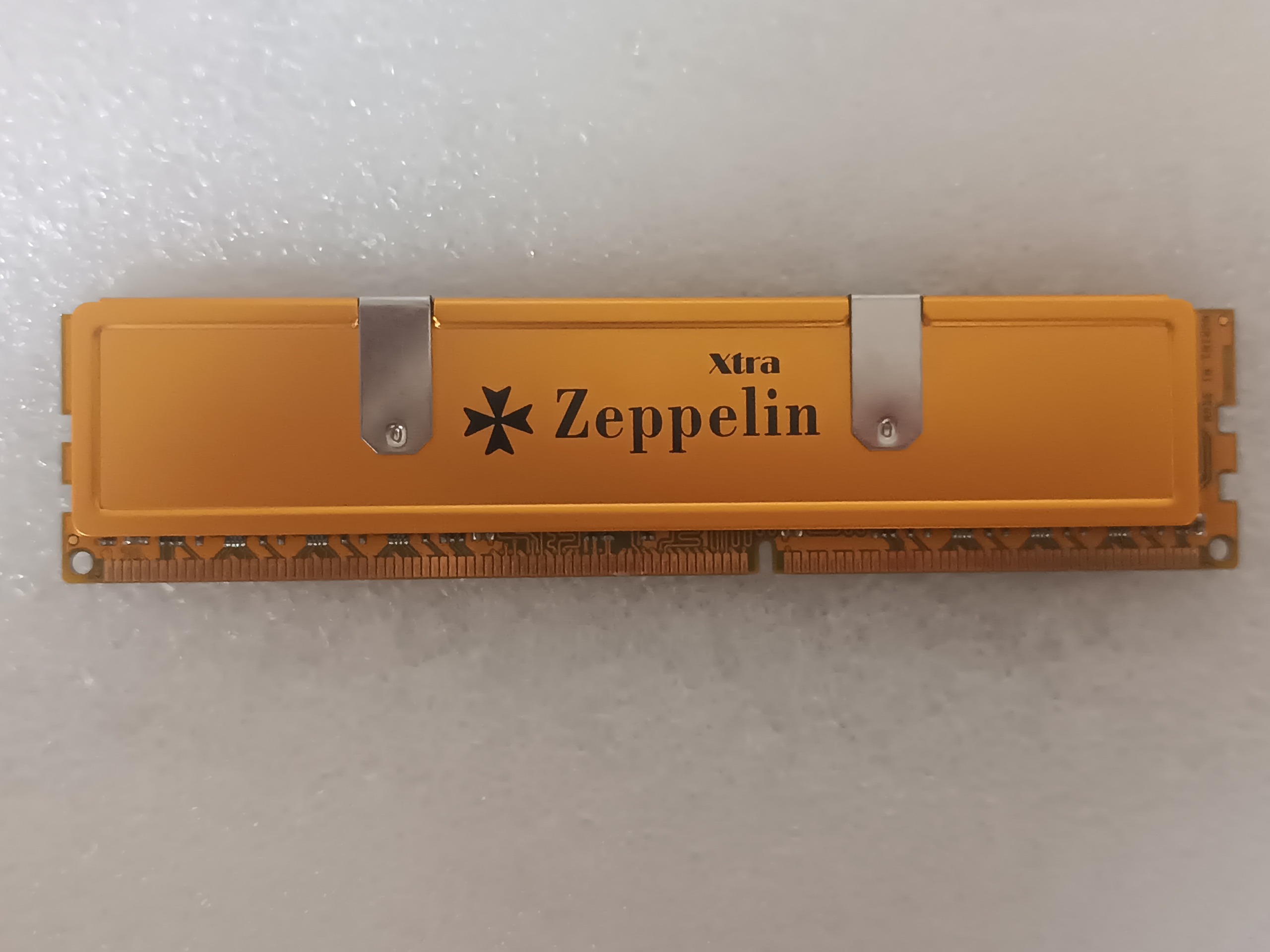 رم 2 گیگ زپلین