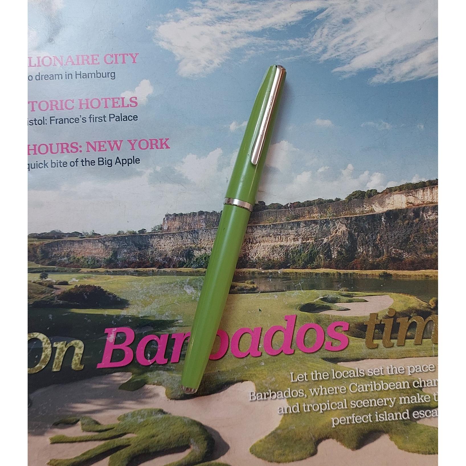 خودنویس قدیمی یونیورسال