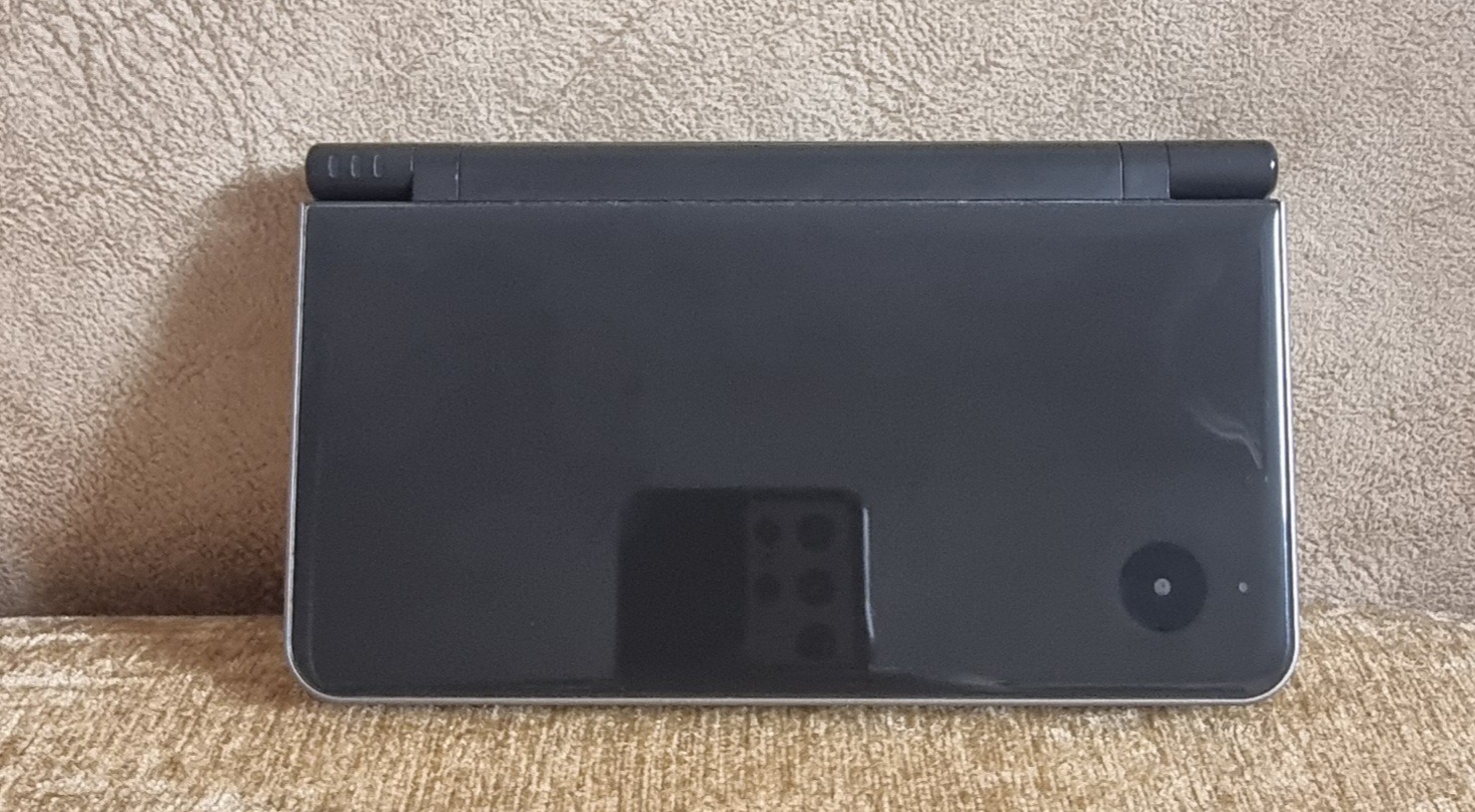NINTENDO DSI XL