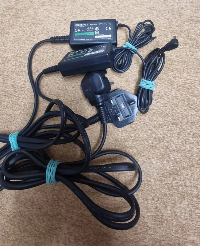 شارژر psp اورجینال روی دستگاه  قیمت هر عدد