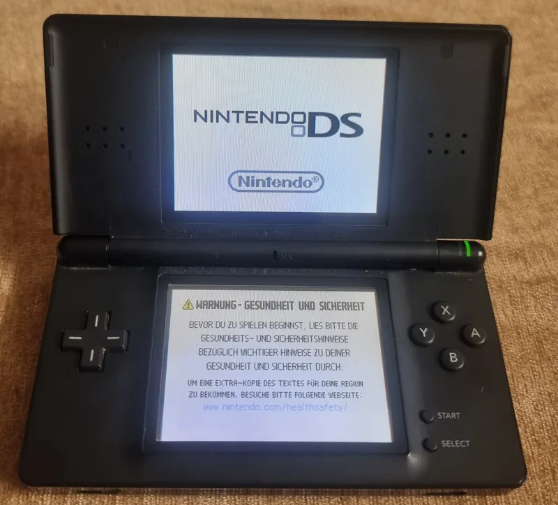 NINTENDO DS LITE