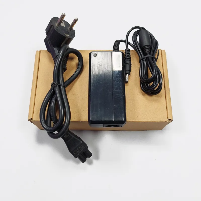 آداپتور لپ تاپ 19 ولت 3/42 آمپر برند Huntkey