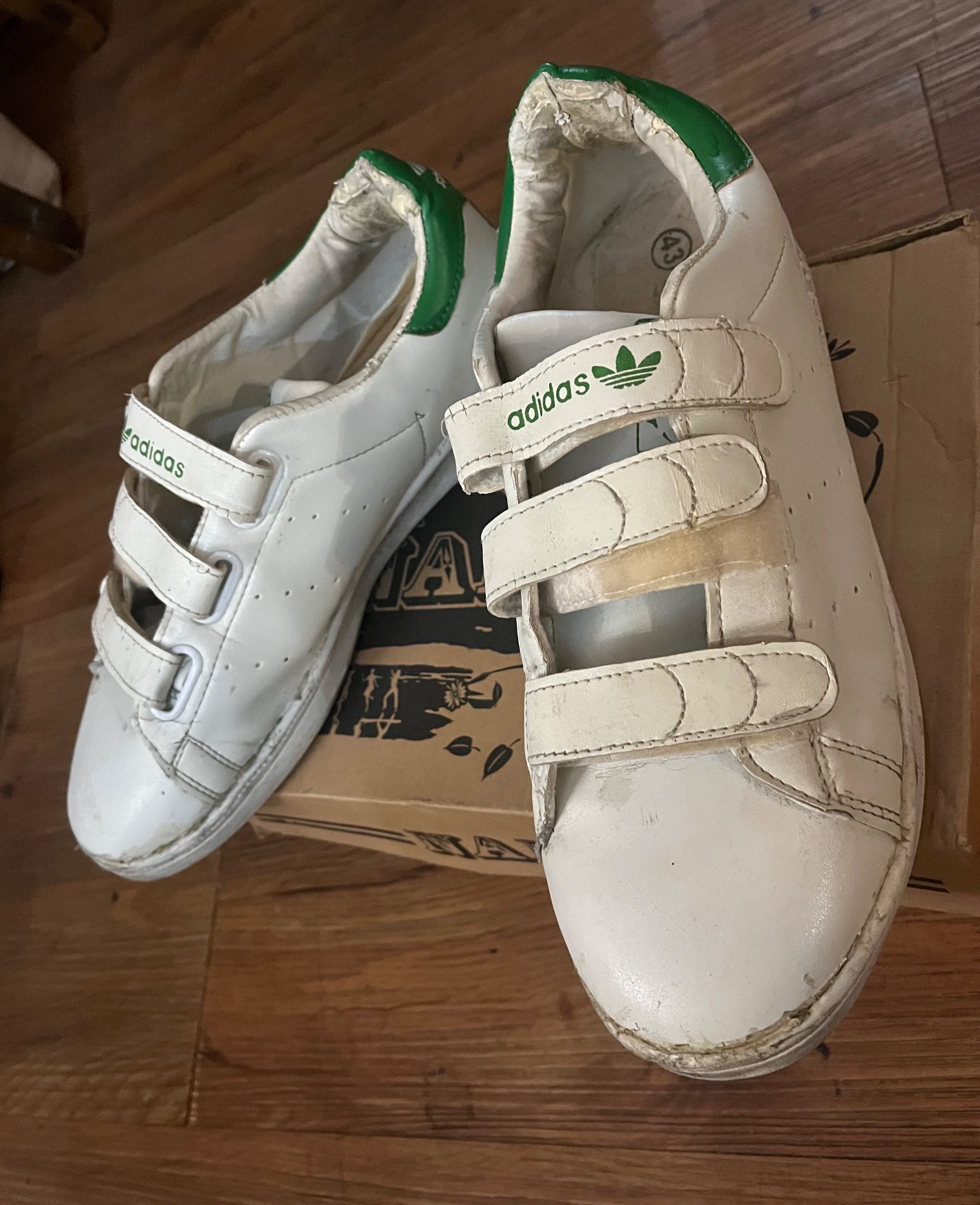 کتونی طرح Adidas Stan Smith (چسبی)