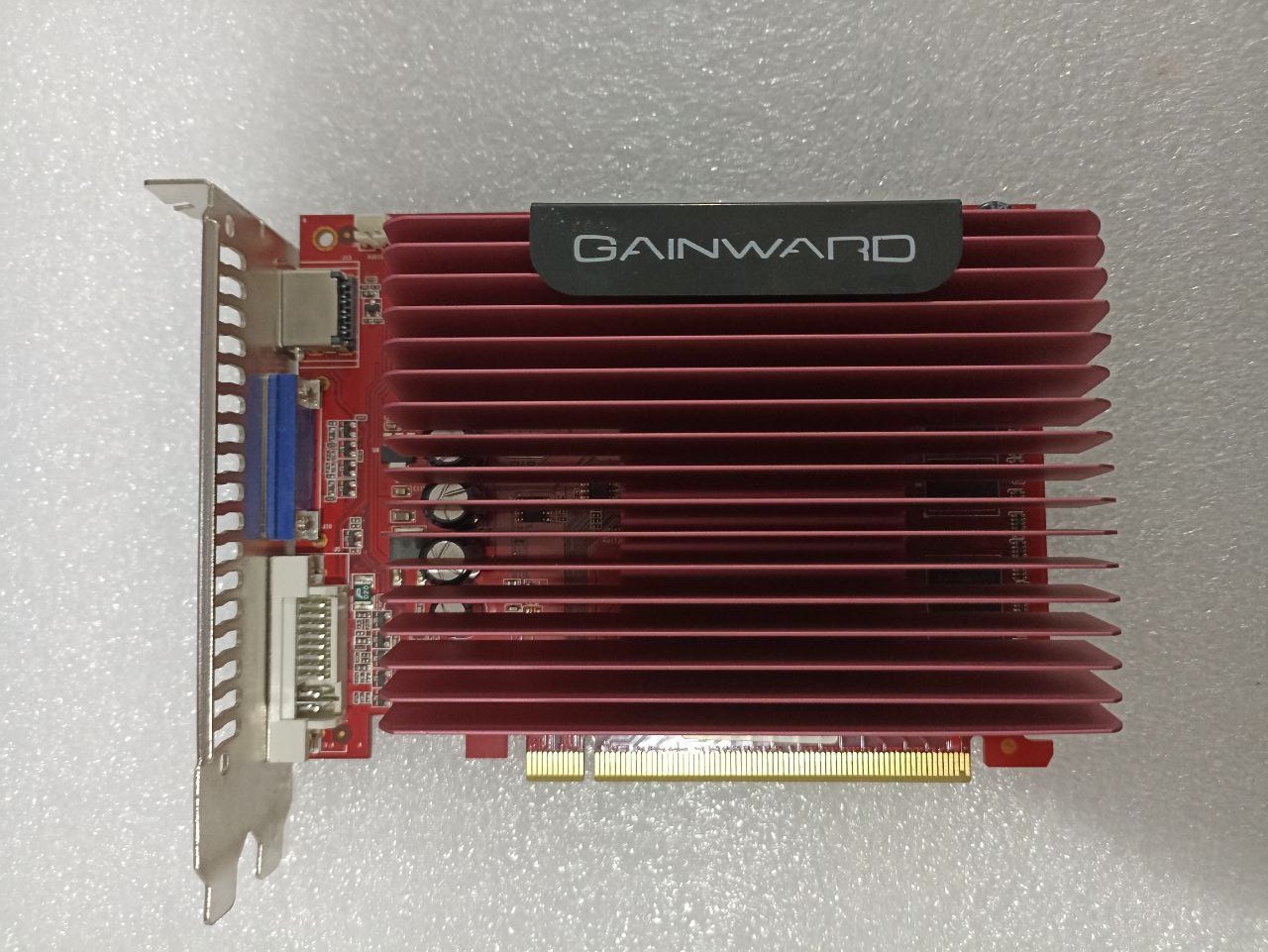 کارت گرافیک 9500 یک گیگ 128بیت HDMI/DVI/VGA