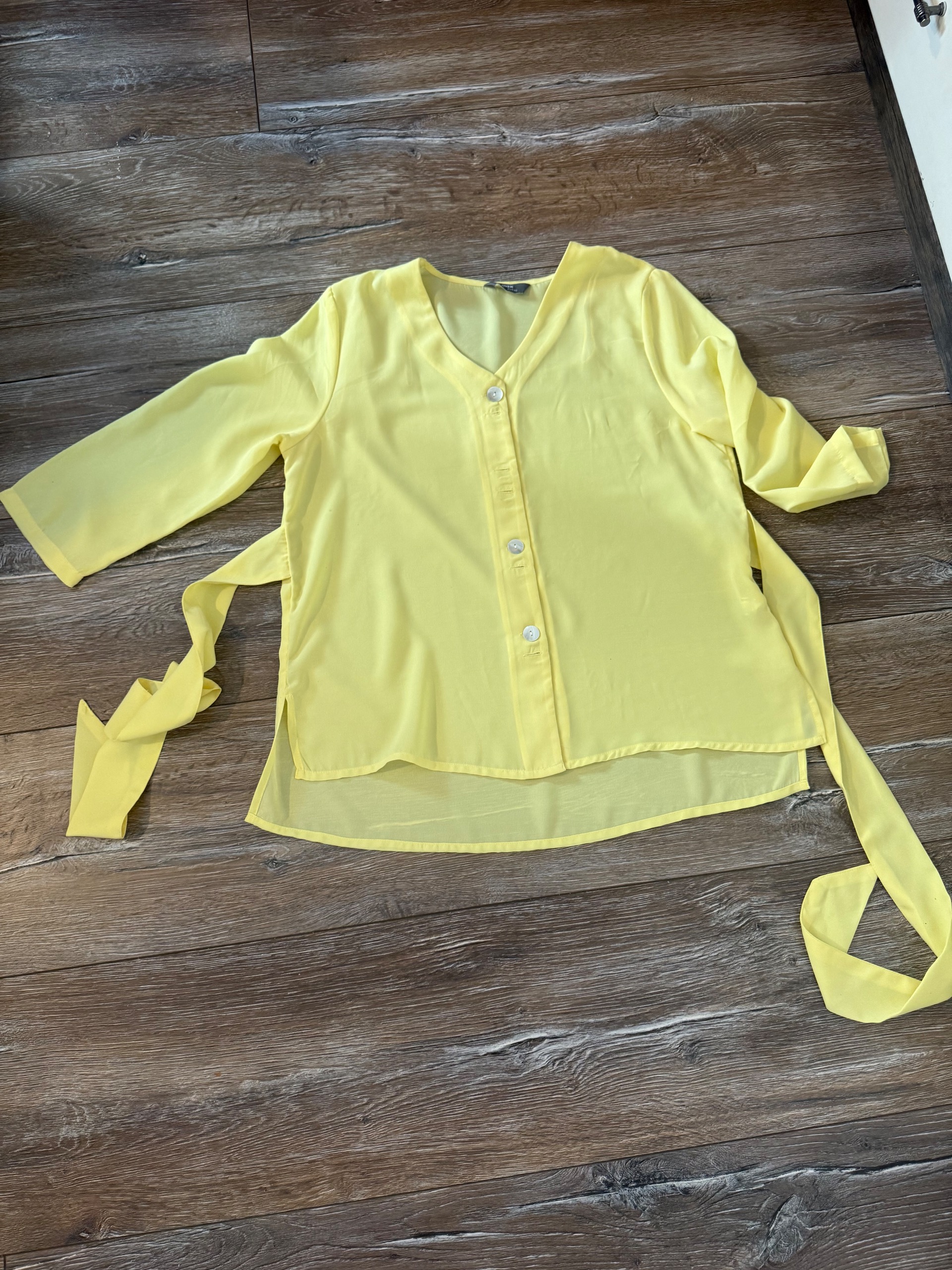 شومیز حریر زرد رنگ L