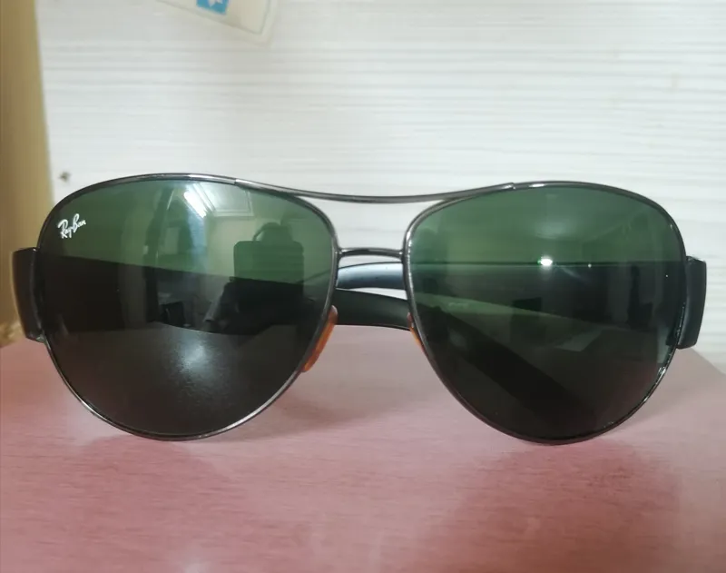 عینک افتابی ریبن ،قدیمی سالم