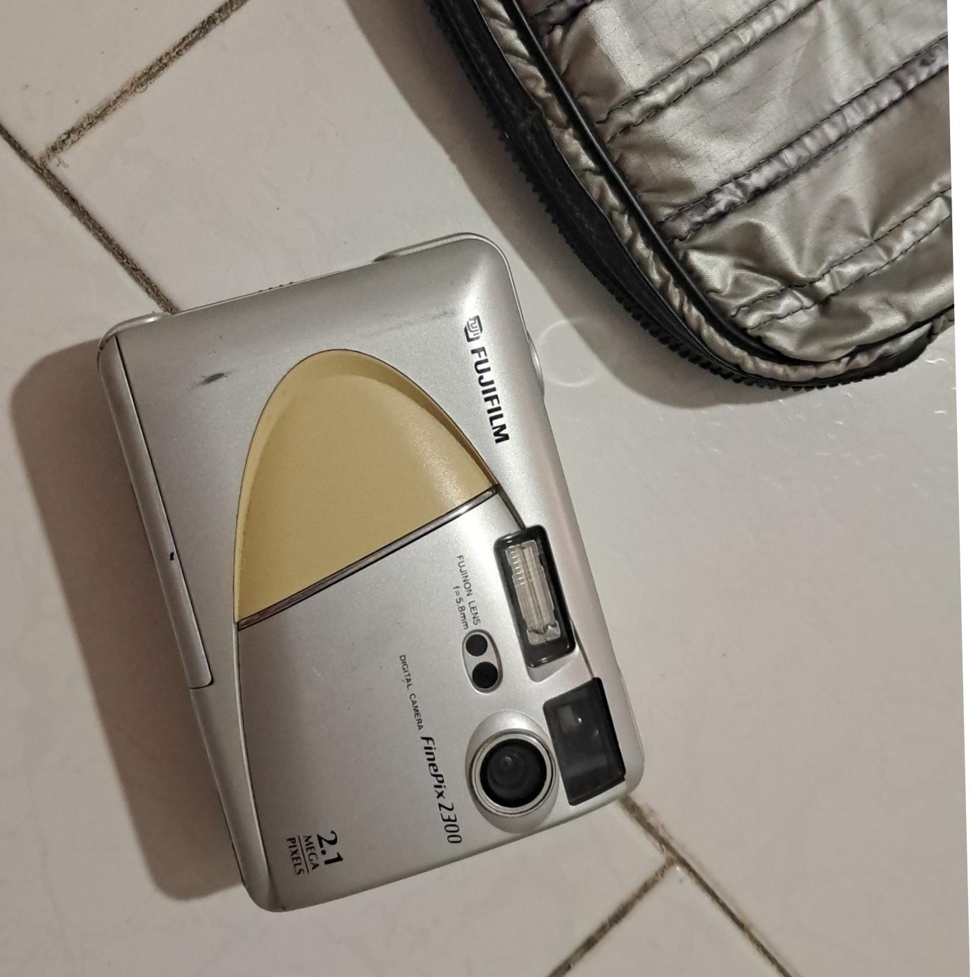 دوربین دیجیتال FUJIFILM کلکسیونی قدیمی