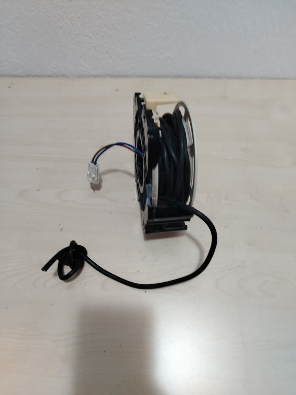 سیم جمع کن جارو برقی LG 1700 مدل V-C 7900 HE