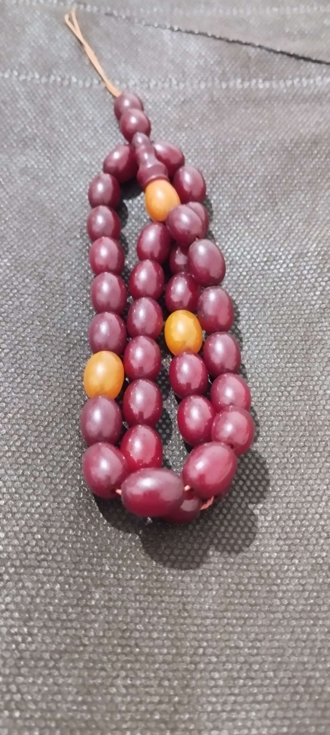 تسبیح کهربا اصل خوشرنگ و تراش عالی