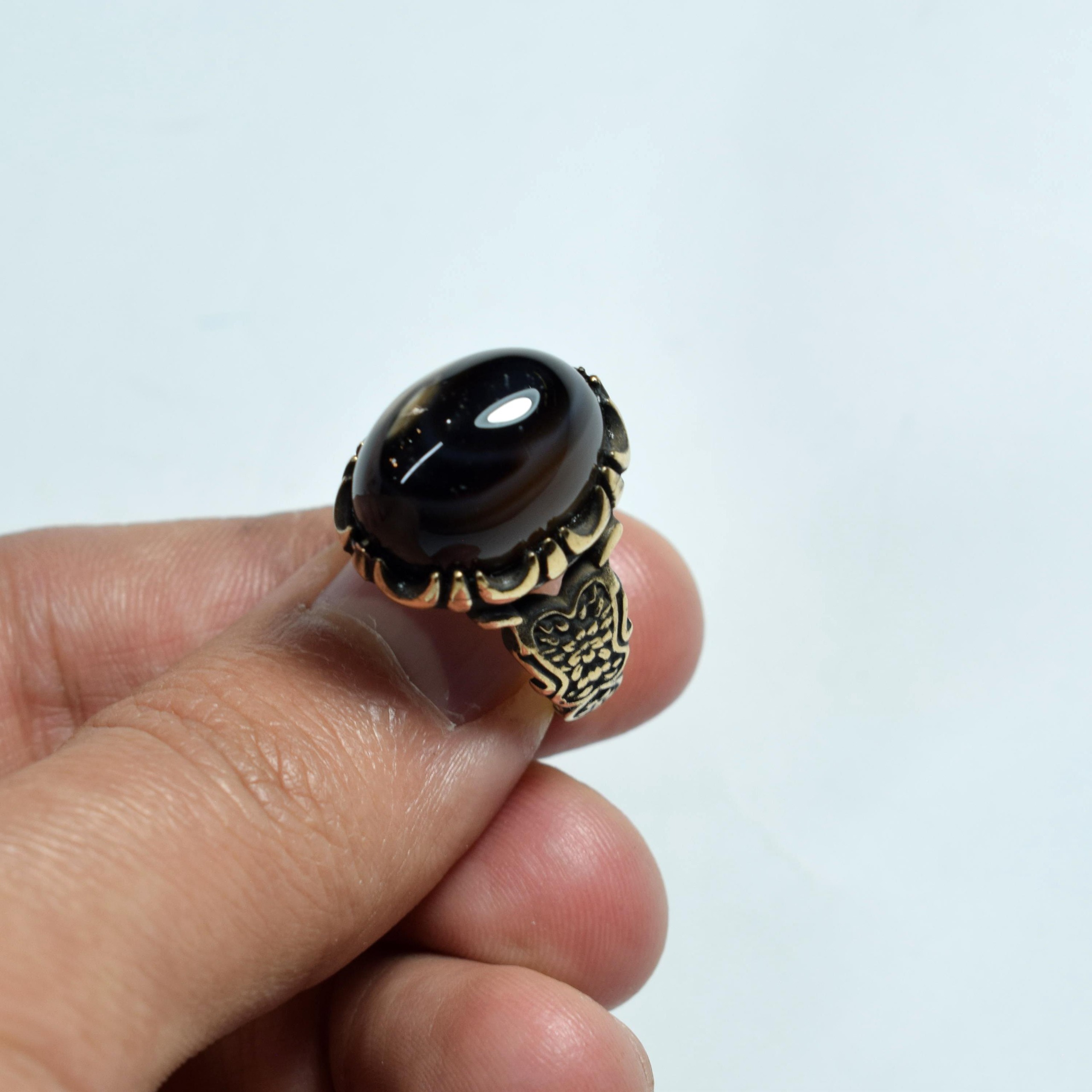 انگشتر عقیق بابا قوری مشکی معدنی خاص طلاروس