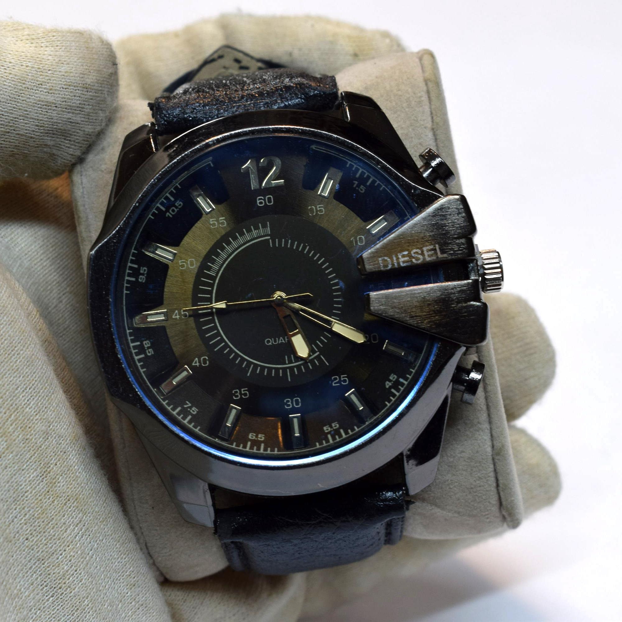 حراج بلک فرایدی ساعت DIESEL بزرگ