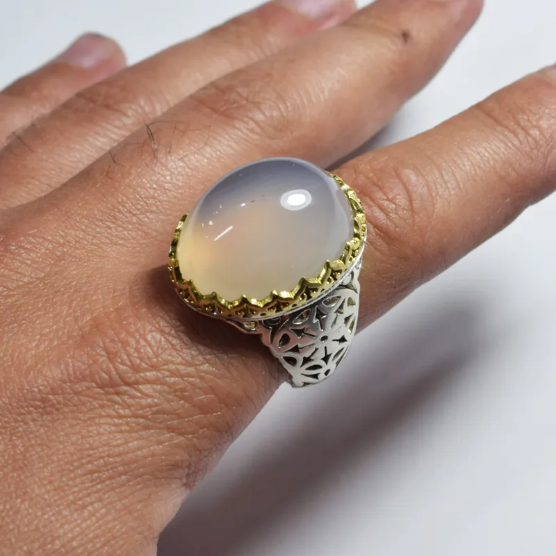 انگشتر نقره با نگین عقیق یاسی دامله معدنی درشت