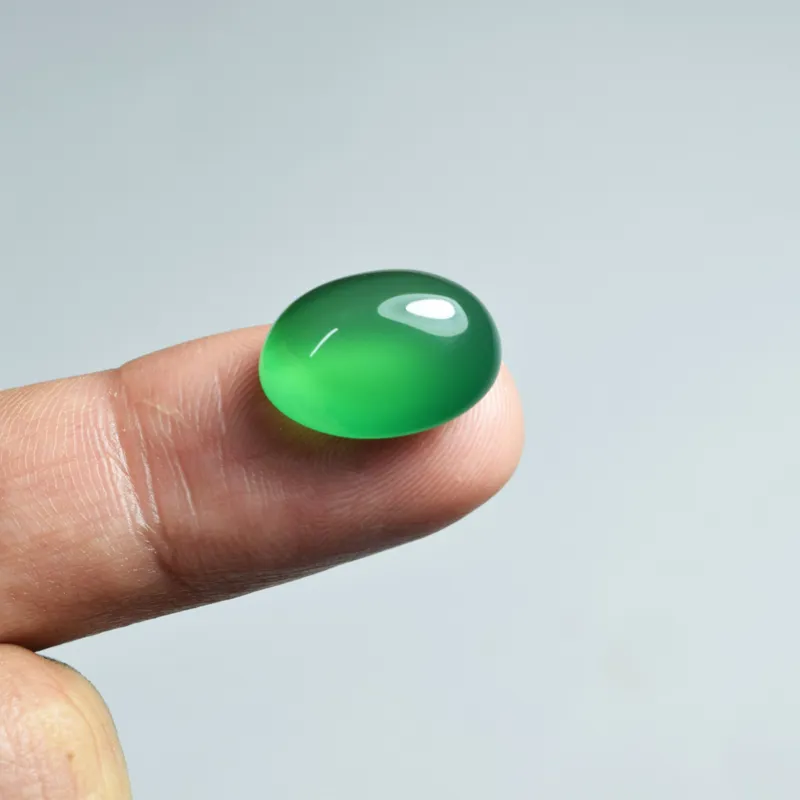 نگین عقیق سبز آبدار