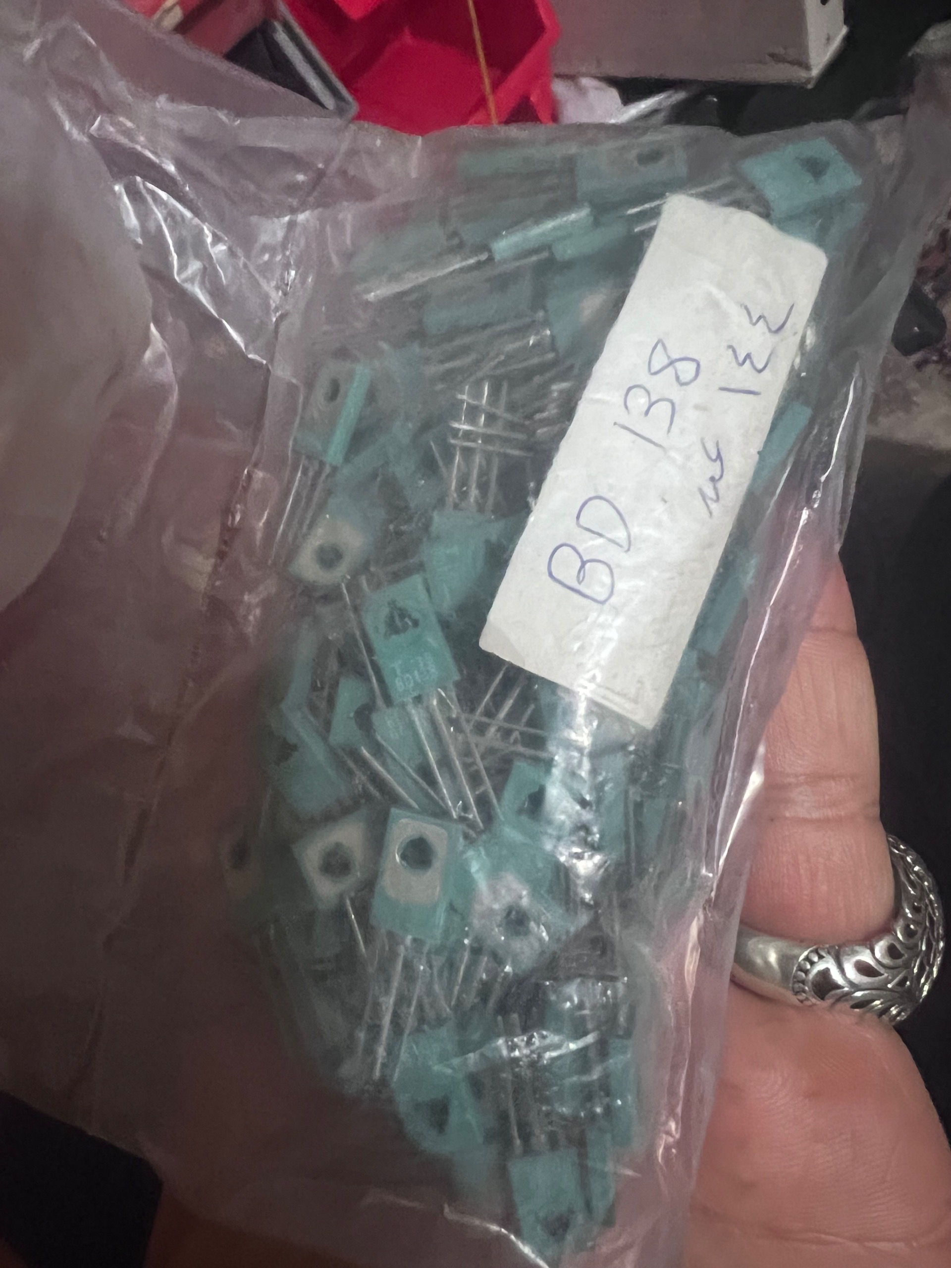 BD137 توشیبا ژاپن سبز