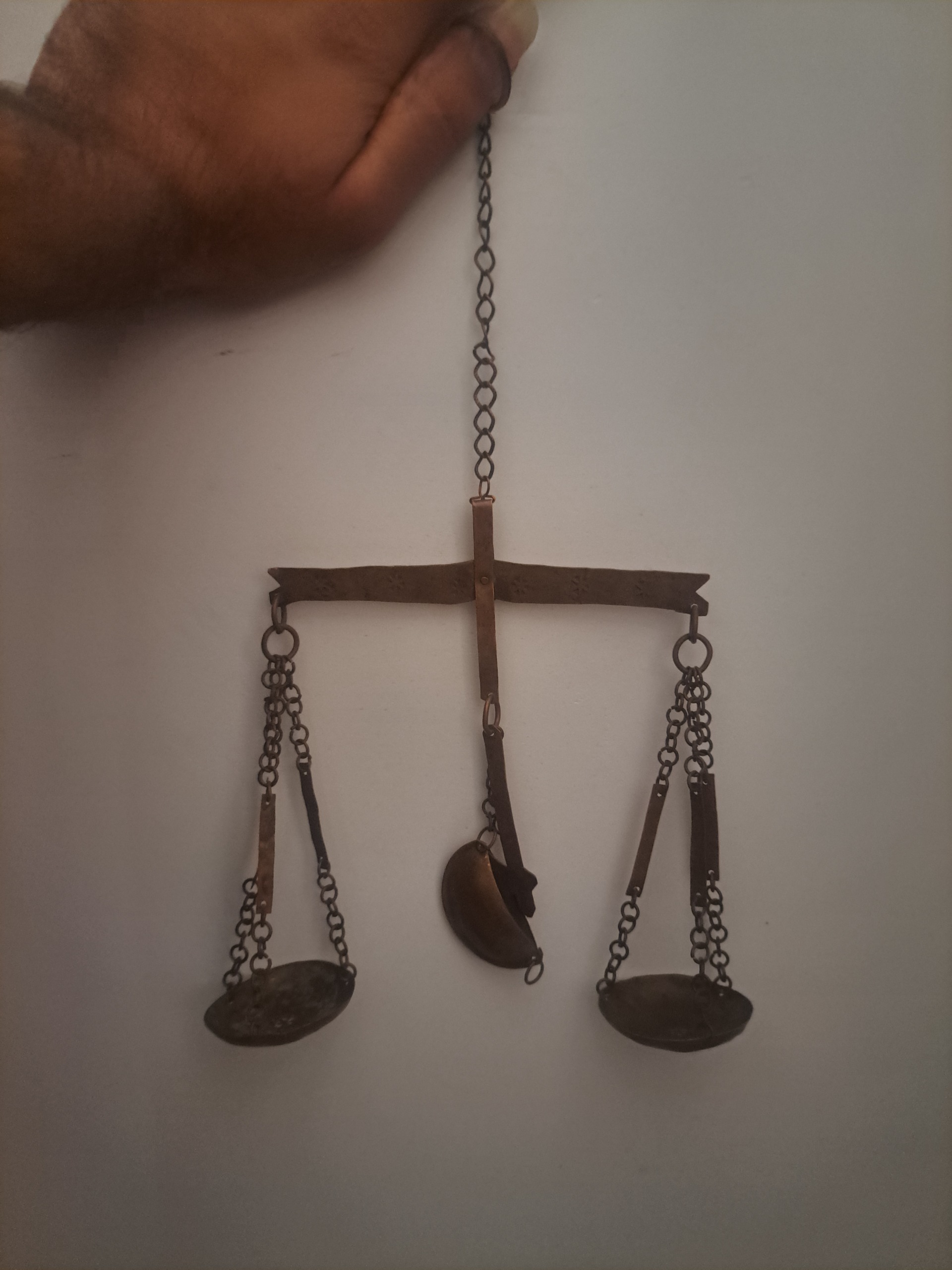 ترازو قدیمی برنجی