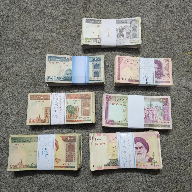 7 بسته اسکناس جمهوری