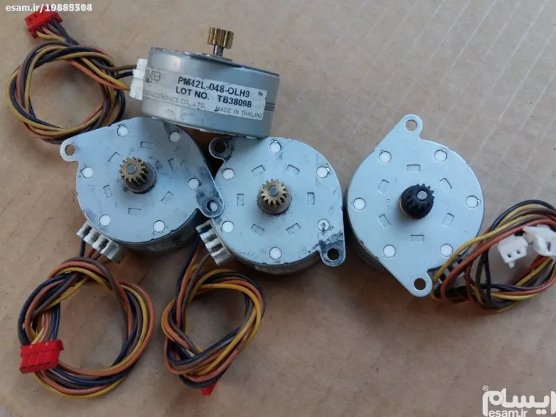 4 عدد استپ موتور Pm 42l-048-olh9