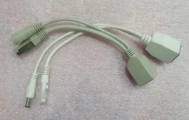 2 عدد تبدیل POE injector و تعدادی قطعه