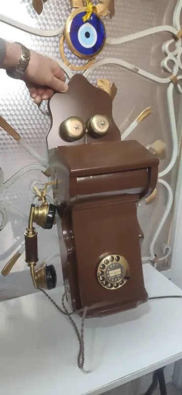 تلفن قدیمی دیواری