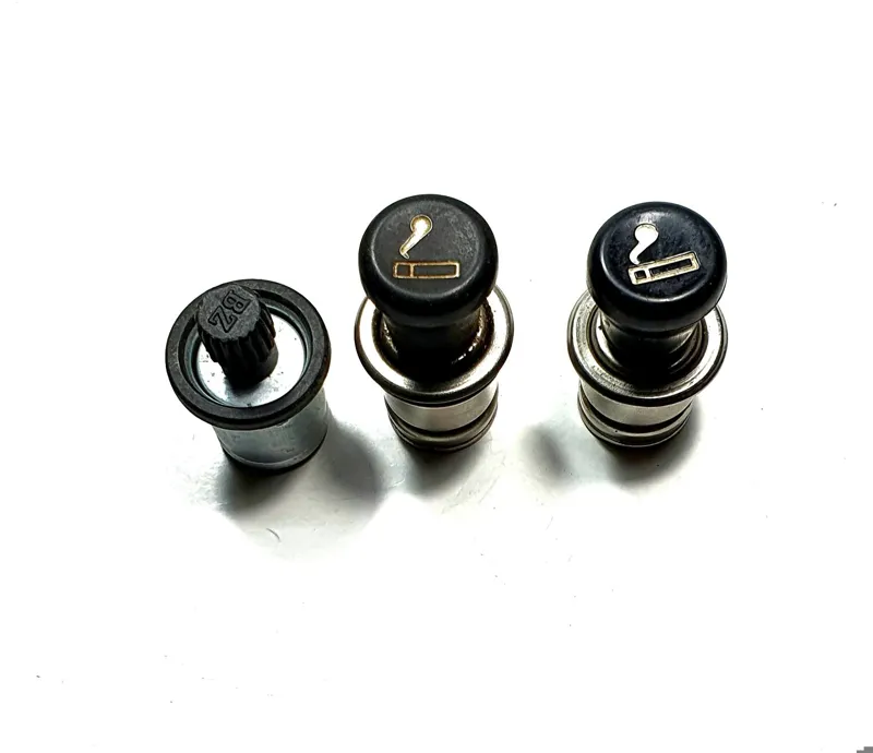 3 عدد فندک خودرو / قدیمی