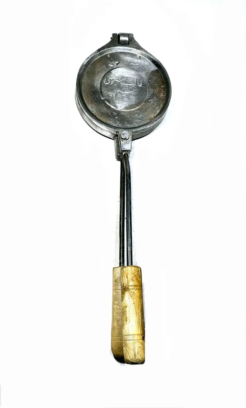 وافل ساز دستی / قالب شیرینی / دسته چوبی / قدیمی