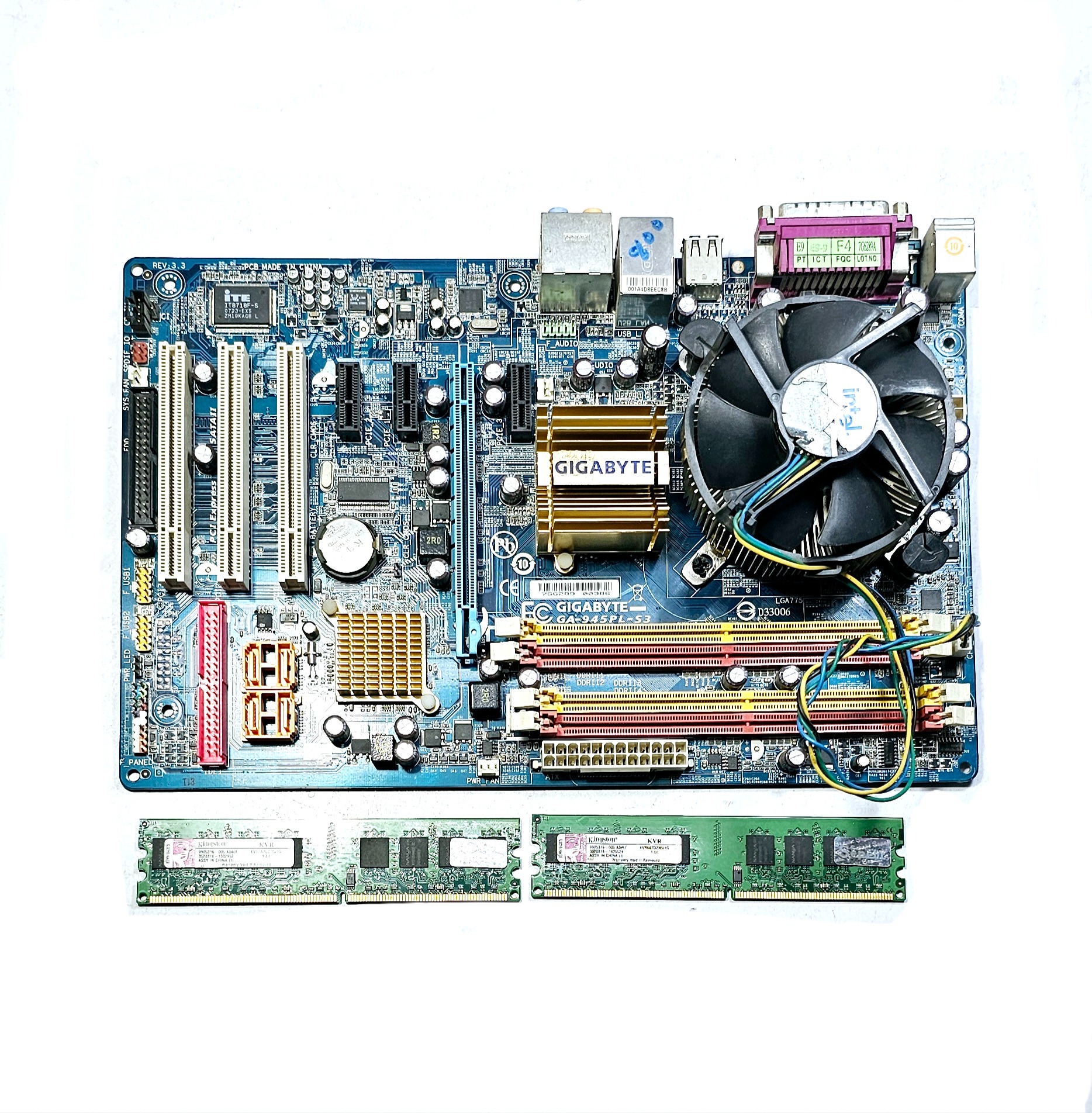 مادربرد گیگابایت مدل GA-945PL-S3 / با دو رم 1 گیگ